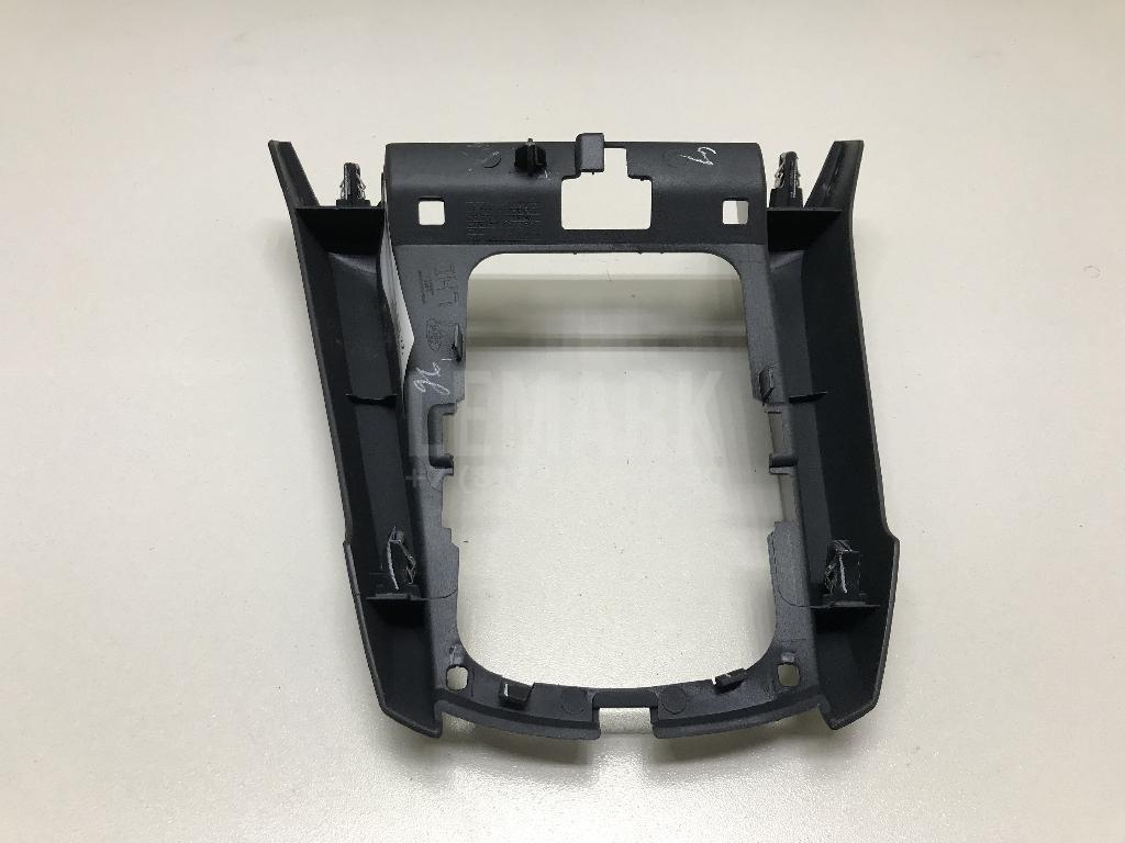Планка передней консоли для  Ford Escort/Orion 1990-1995