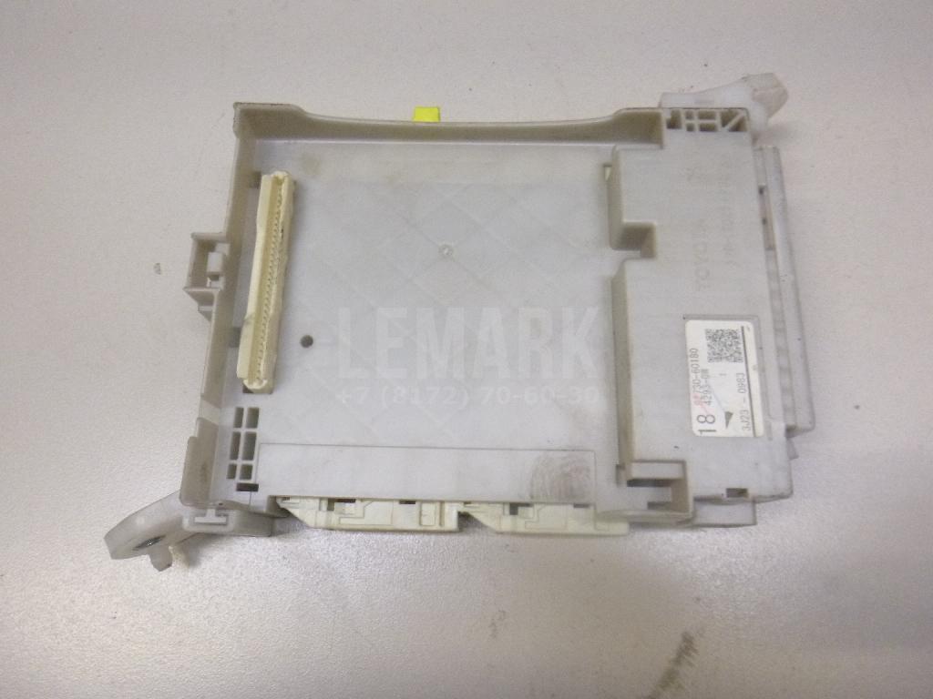 Блок предохранителей 8273060180 Toyota