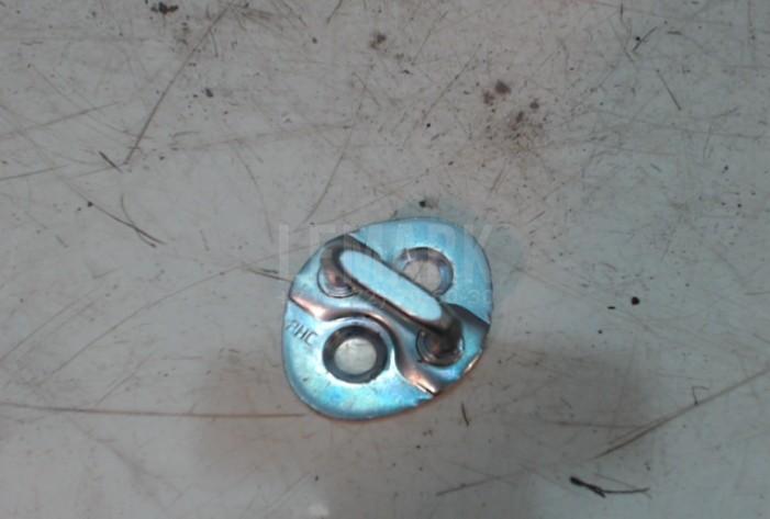 Ответная часть замка двери 813501H000 Hyundai-Kia