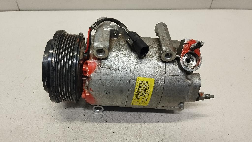 Компрессор кондиционера 2032811 Ford