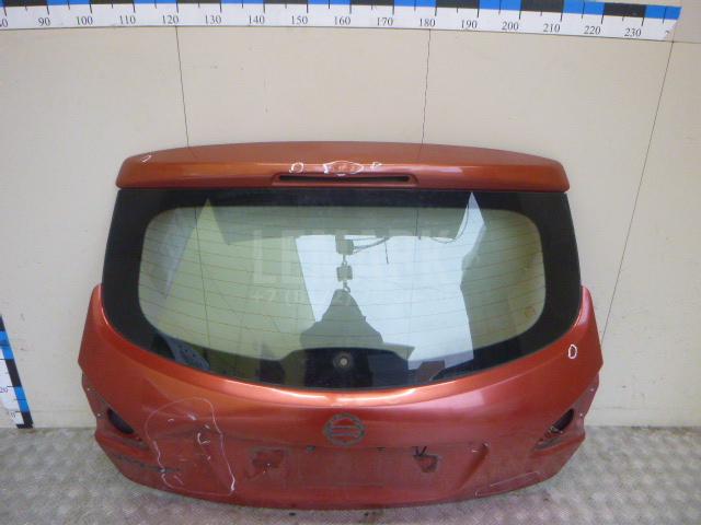 Стекло двери багажника 90300JD000 Nissan
