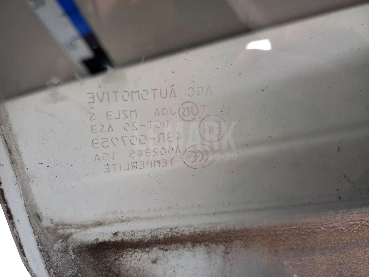 Стекло двери задней правой