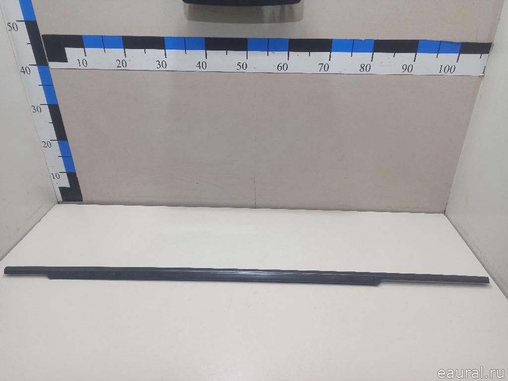 Накладка стекла заднего правого