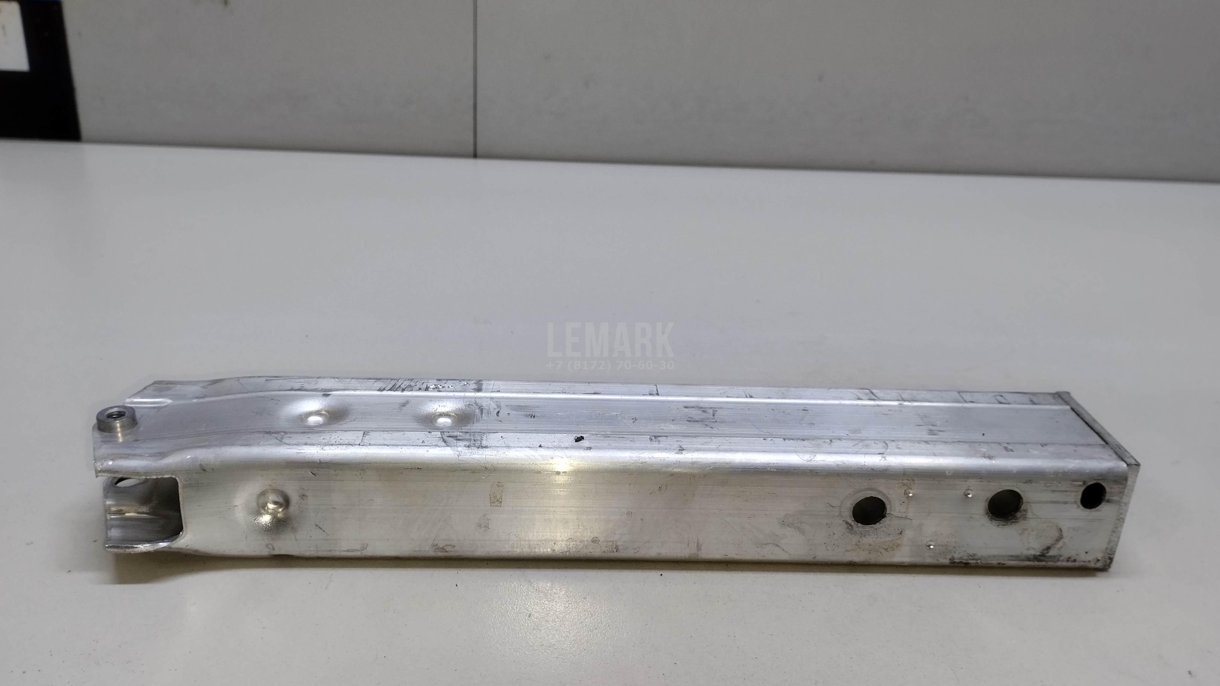 Кронштейн усилителя переднего бампера правый для  BMW 7-serie E65/E66 2001-2008