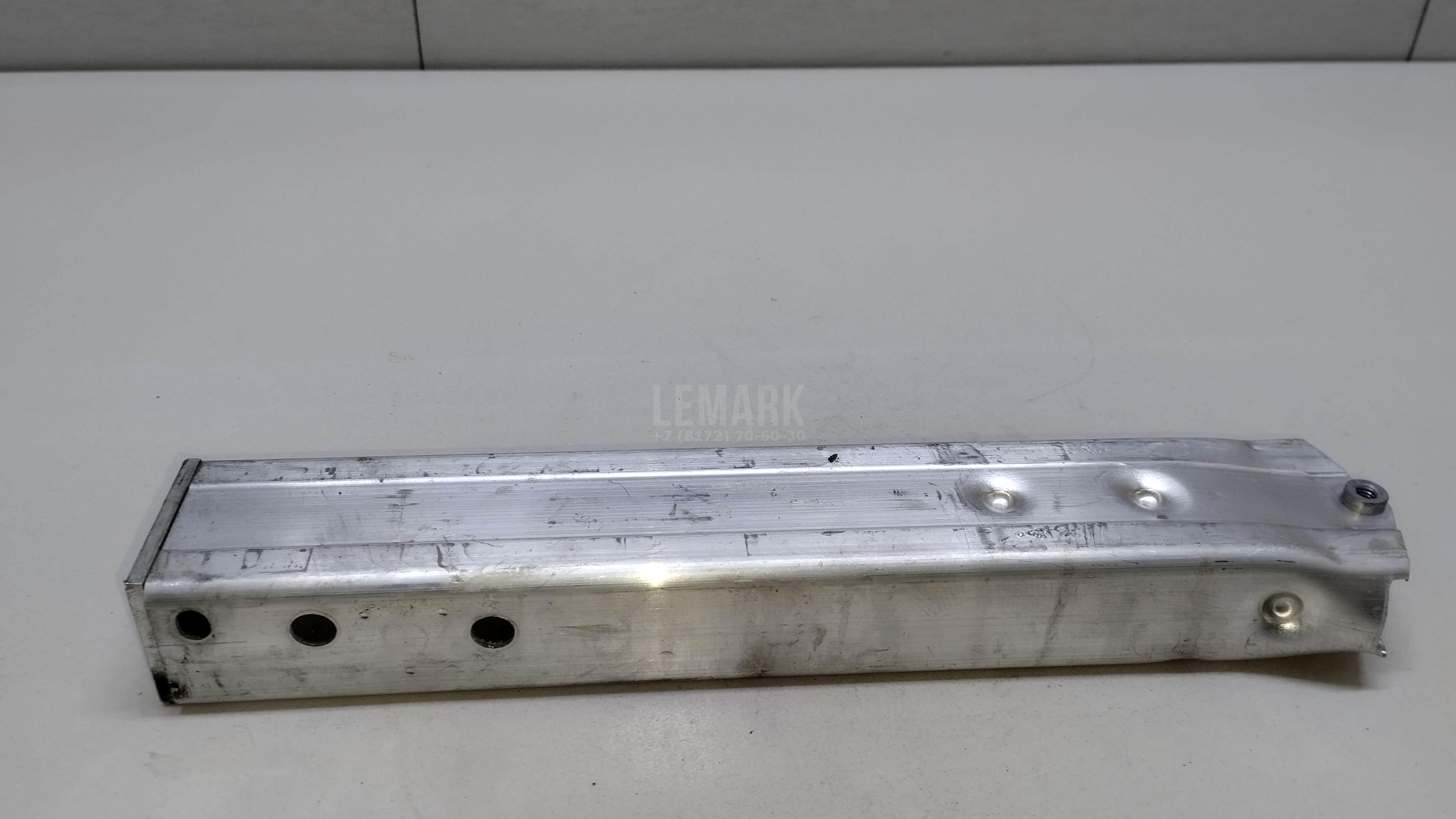 Кронштейн усилителя переднего бампера правый для  BMW 7-serie E65/E66 2001-2008