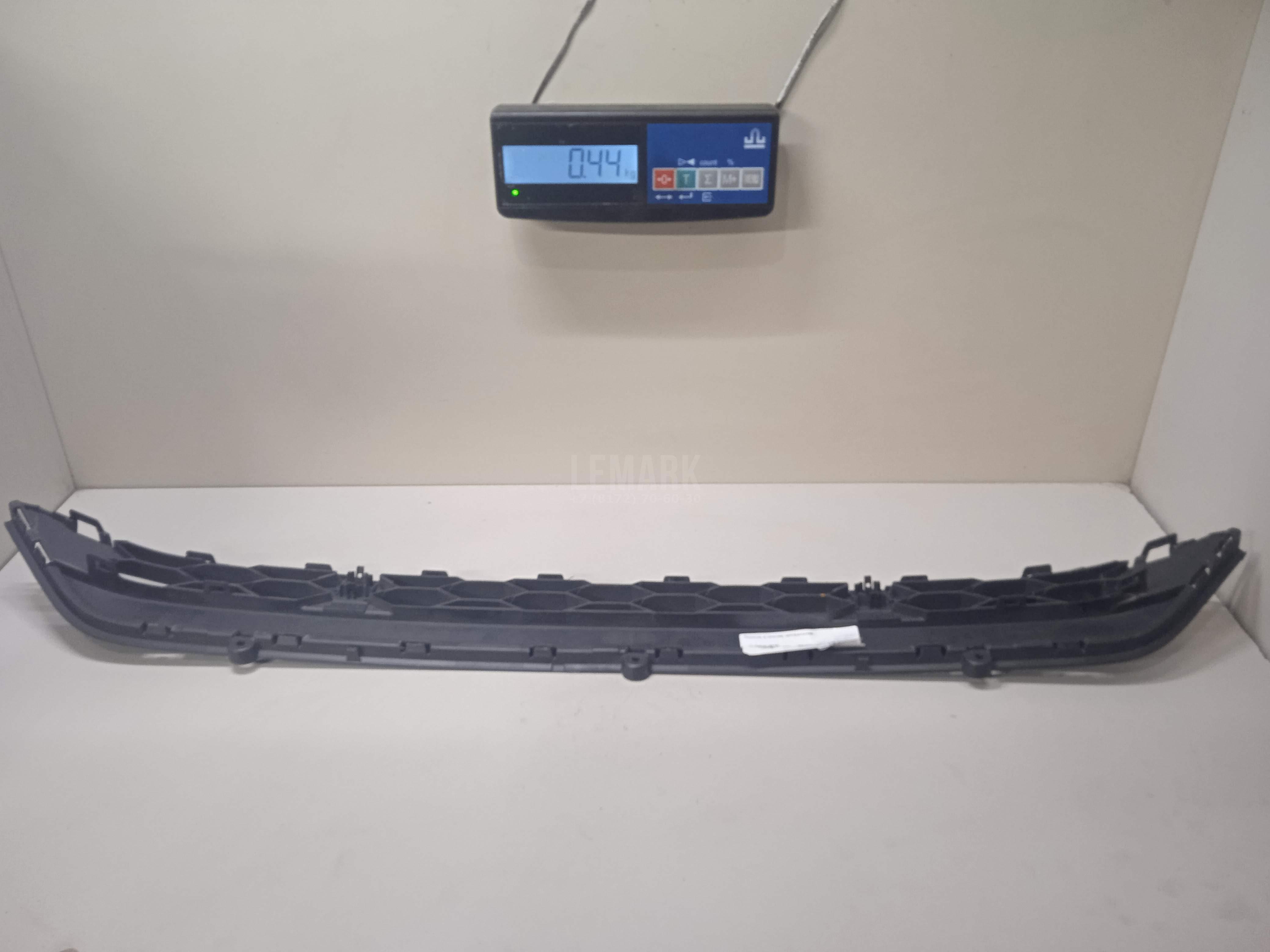 Решетка в бампер центральная 5NA853677H041 VAG