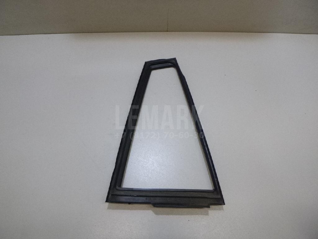 Уплотнитель форточки правой 6818842050 Toyota