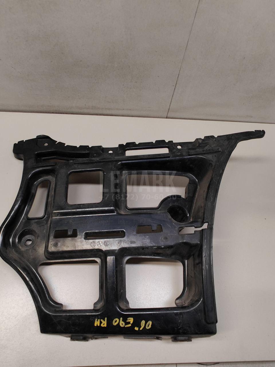 Направляющая заднего бампера правая для  BMW 2-serie F22/F23/F87 2013-2020
