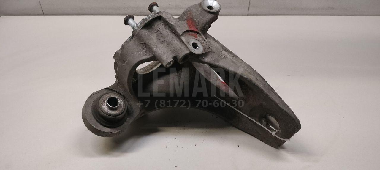 Кулак поворотный задний правый для  Audi V8 1988-1994