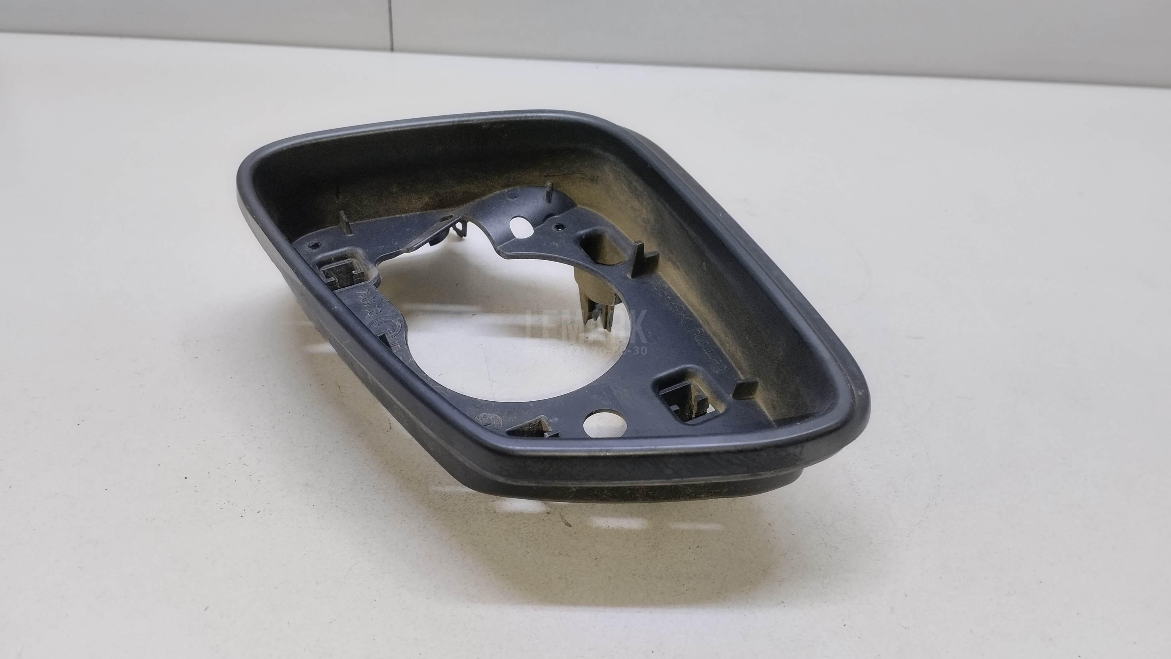 Рамка зеркала левого для  BMW 5-serie G30/G31/F90 2017-2023
