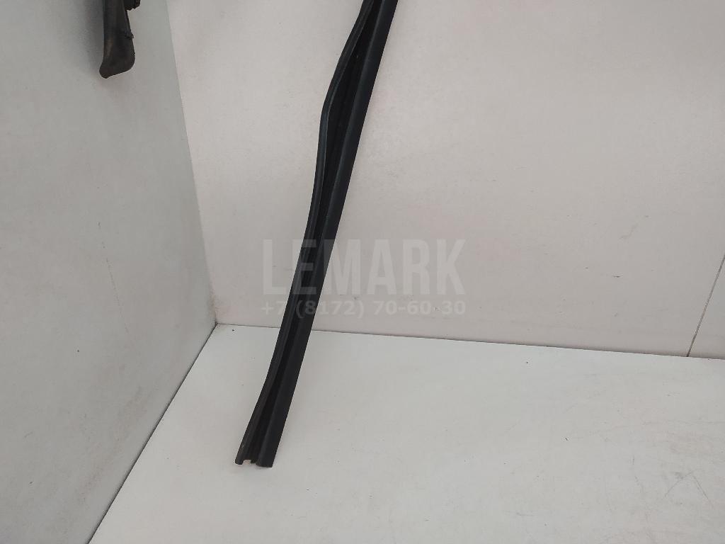 Уплотнитель стекла двери для  Citroen C4 II 2011-2022