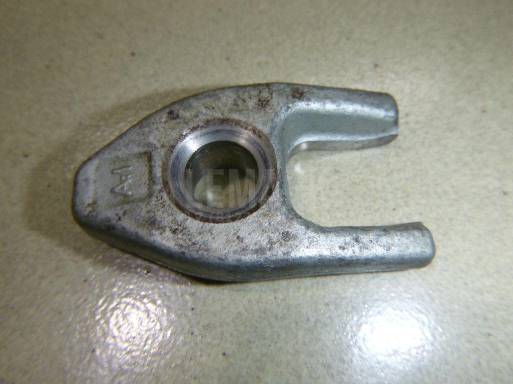 Кронштейн форсунки 1661000Q0A Nissan