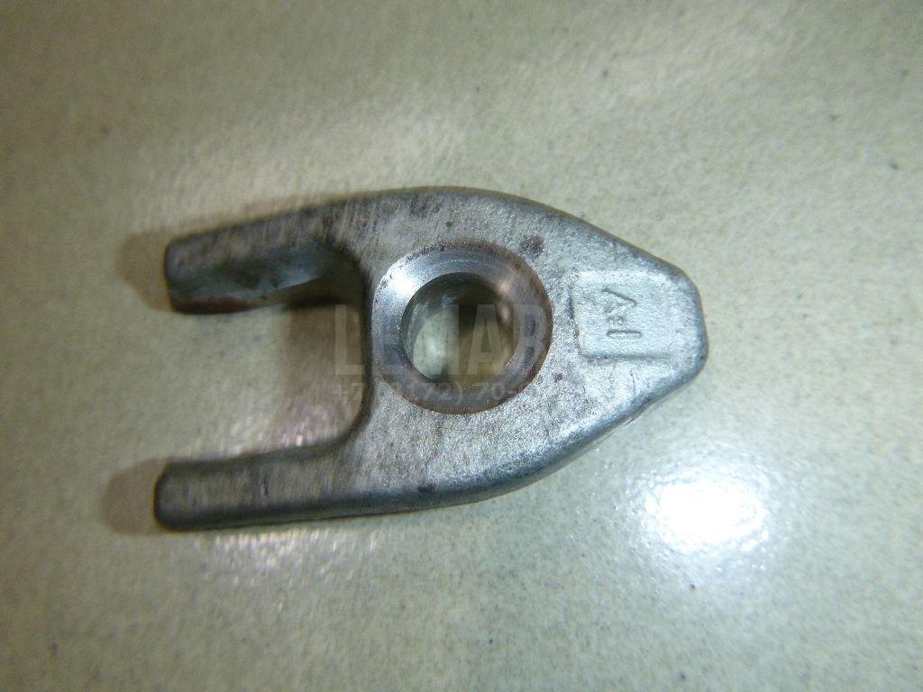 Кронштейн форсунки 1661000Q0A Nissan