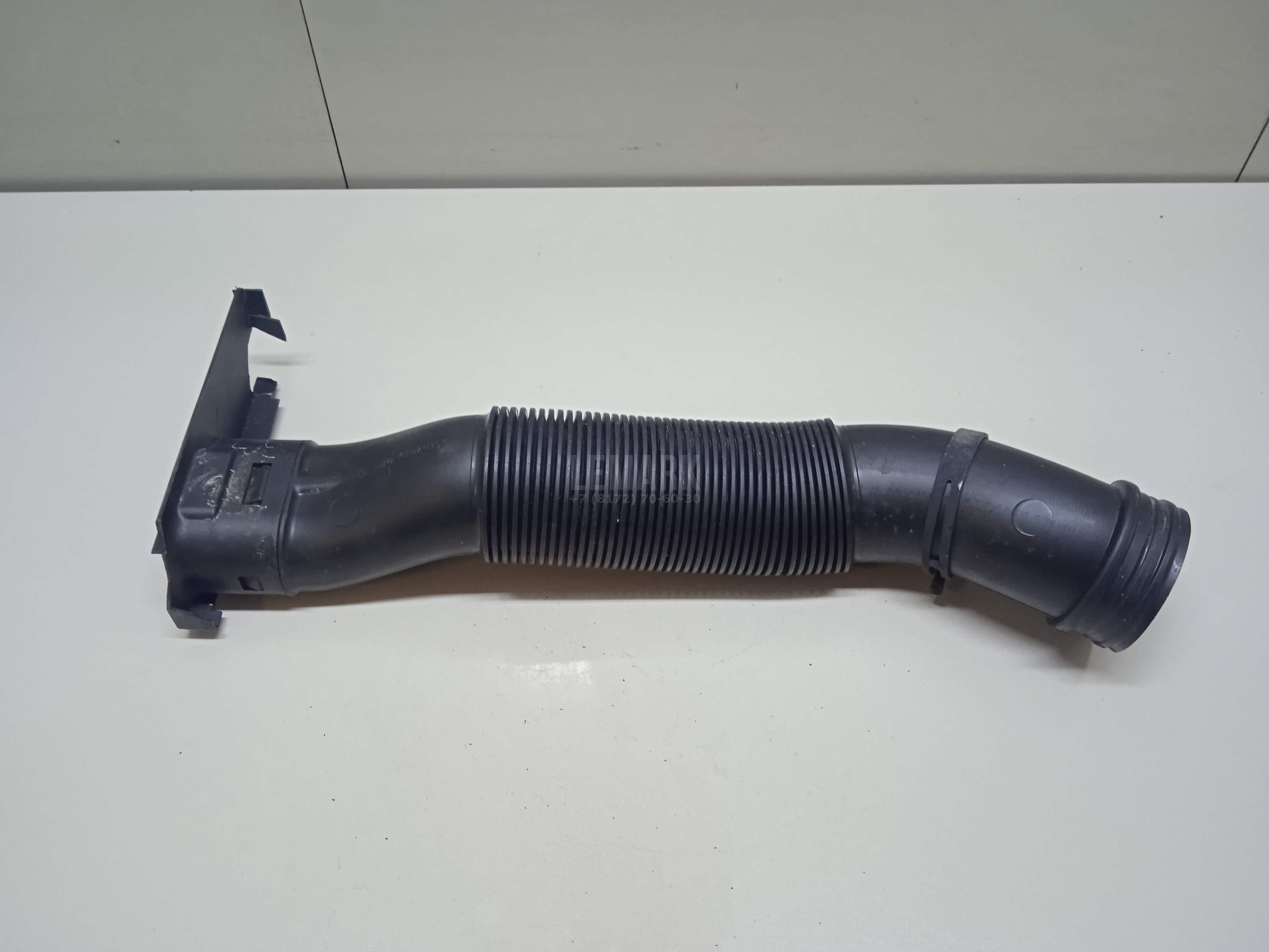 Патрубок воздушного фильтра 6R0129618B VAG