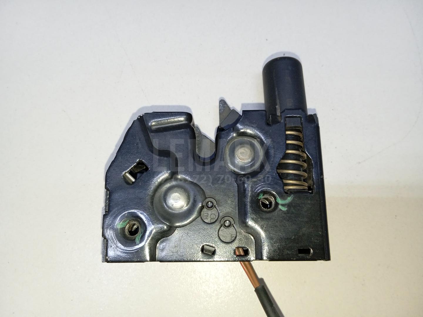 Замок капота для  Audi V8 1988-1994