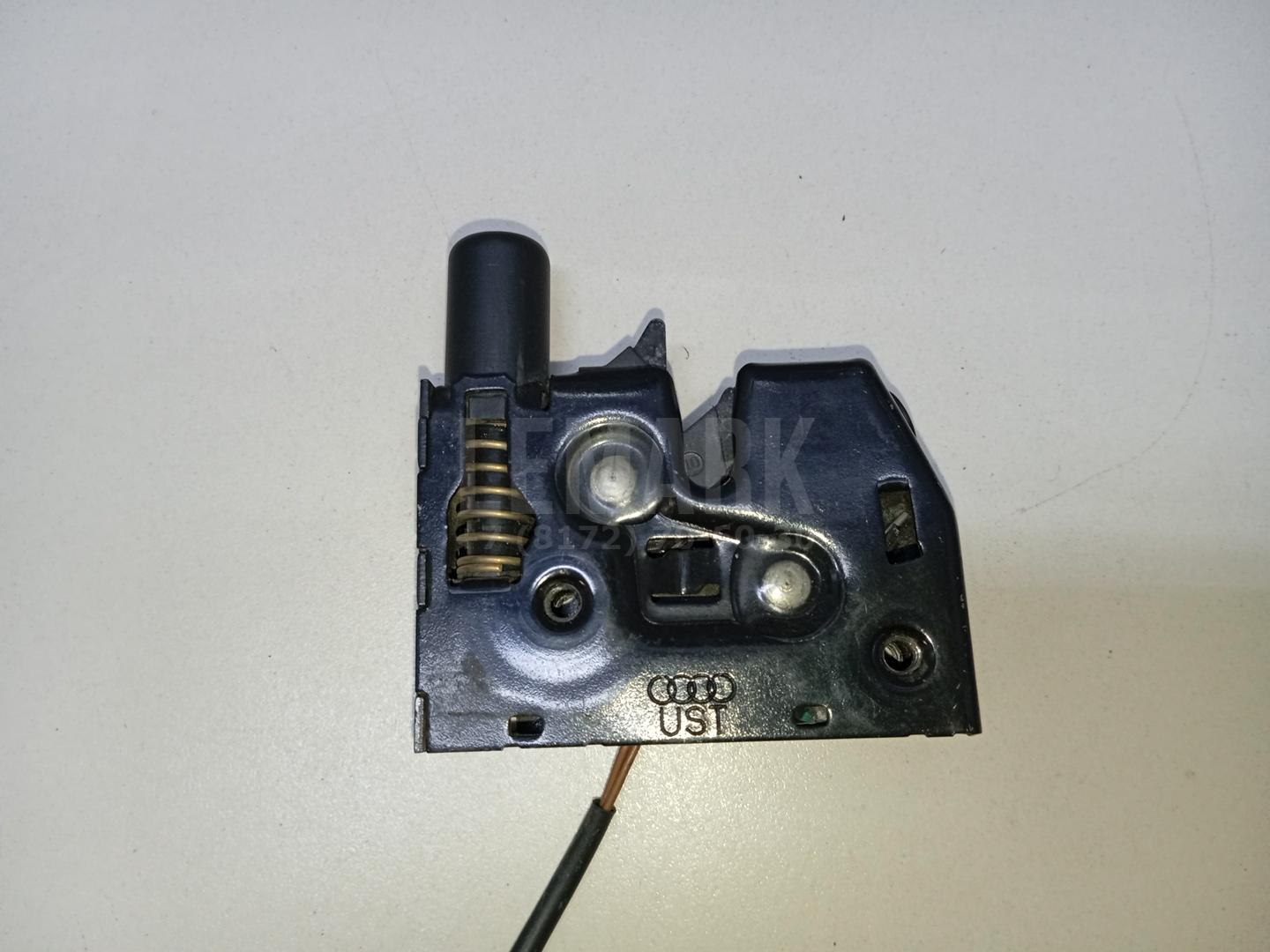 Замок капота для  Audi V8 1988-1994