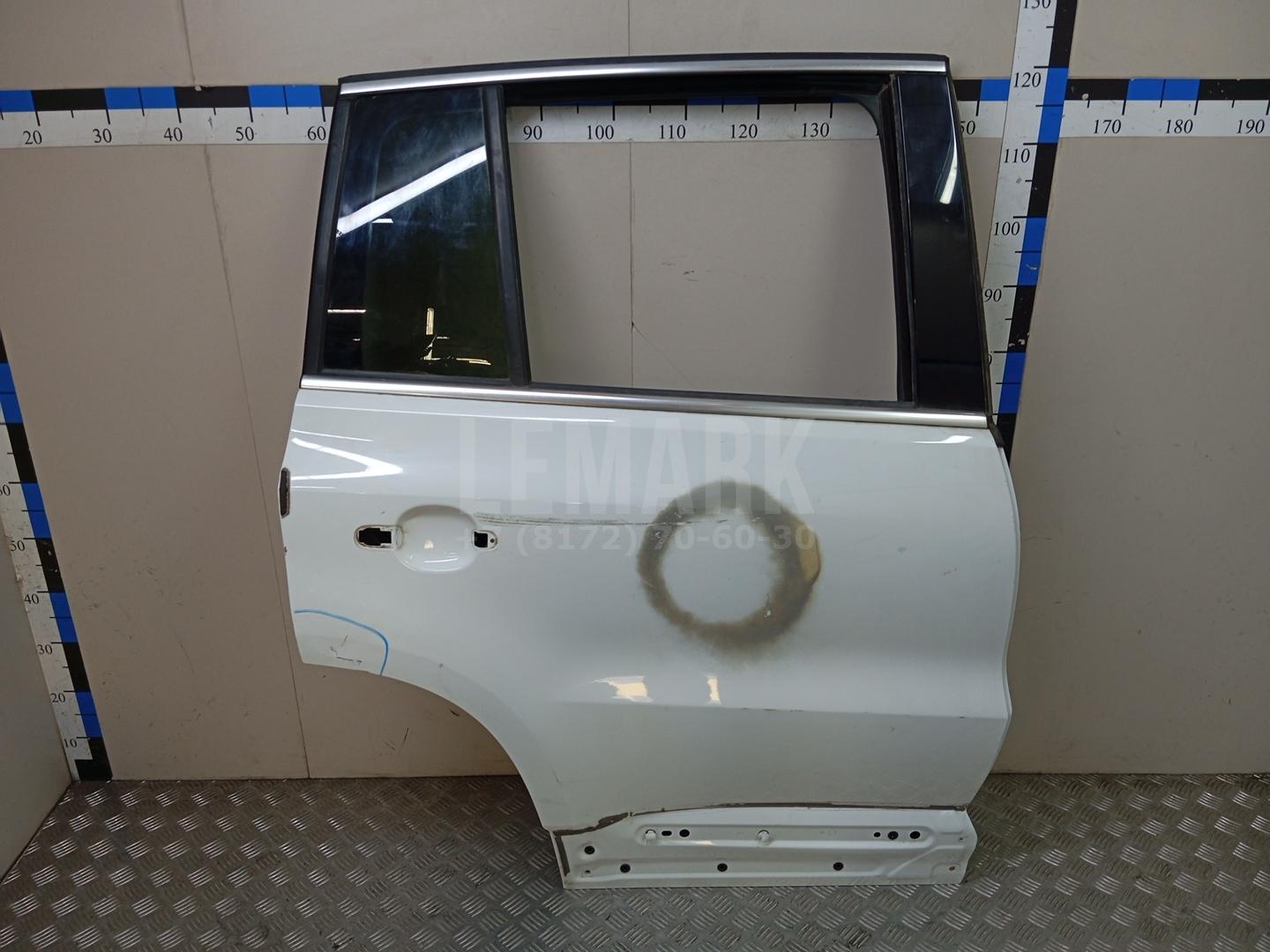 Дверь задняя правая 5N0833056A VAG
