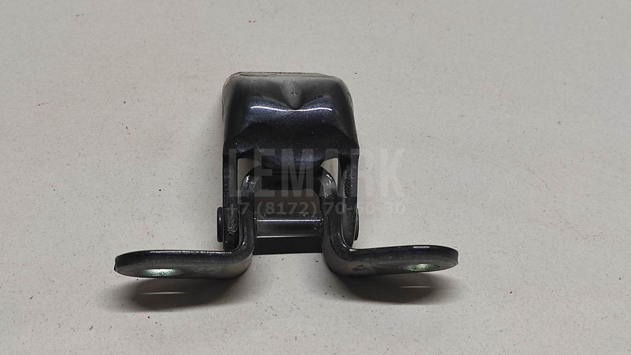 Петля двери задней левой нижняя 793502B020 Hyundai-Kia