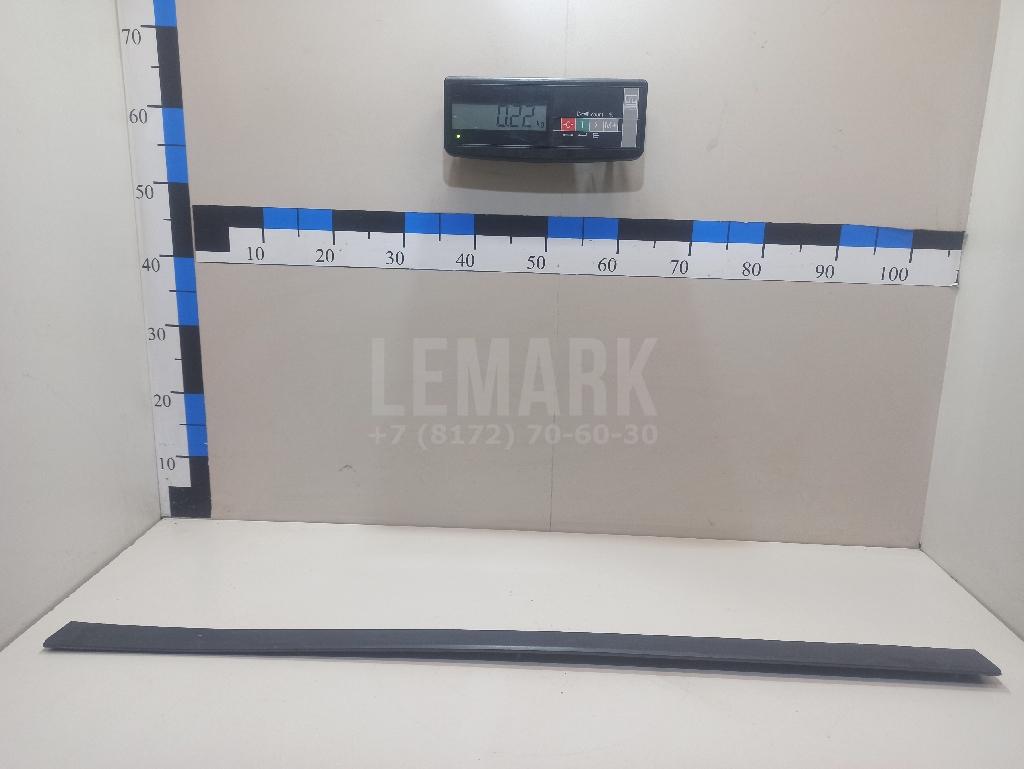 Накладка двери передней правой 87722D3000CA Hyundai-Kia