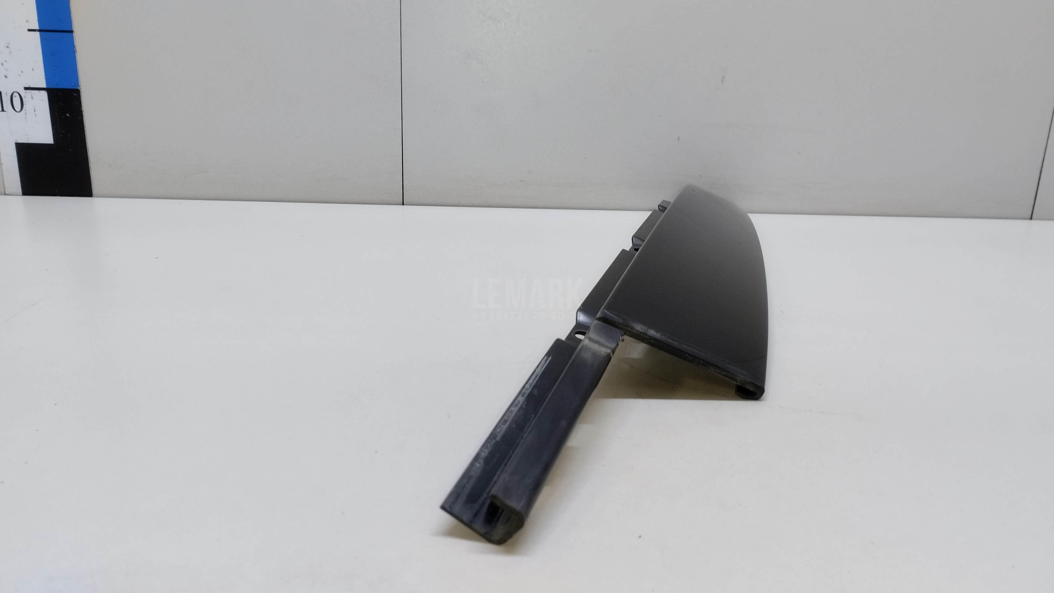 Накладка двери передней левой для  BMW 1-serie E82/E88 2007-2013