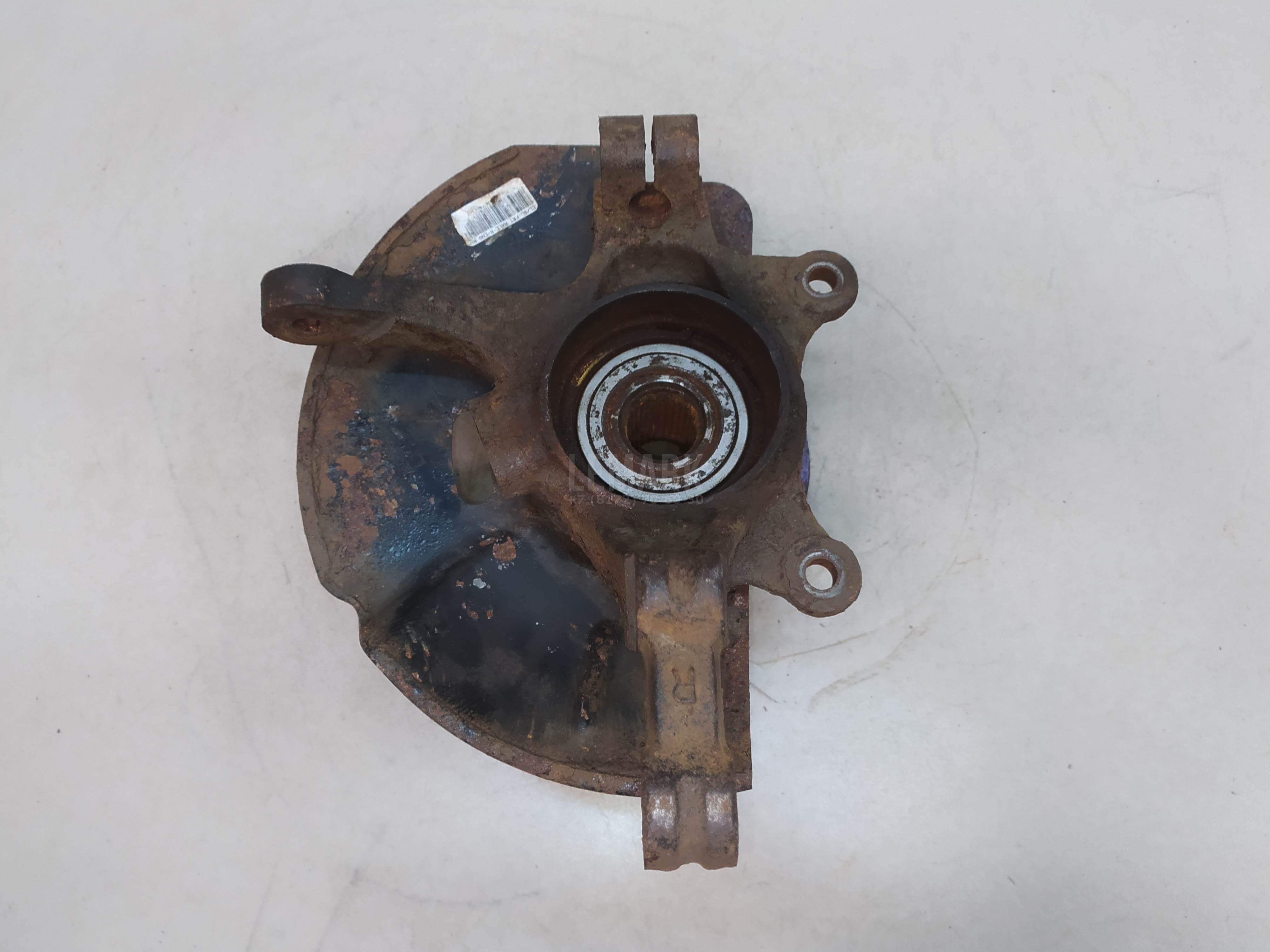 Кулак поворотный передний правый 517162S000 Hyundai-Kia