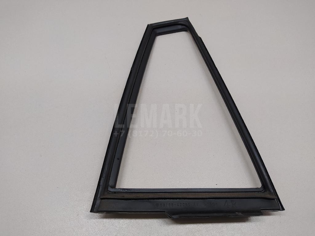 Уплотнитель форточки правой 6818842050 Toyota