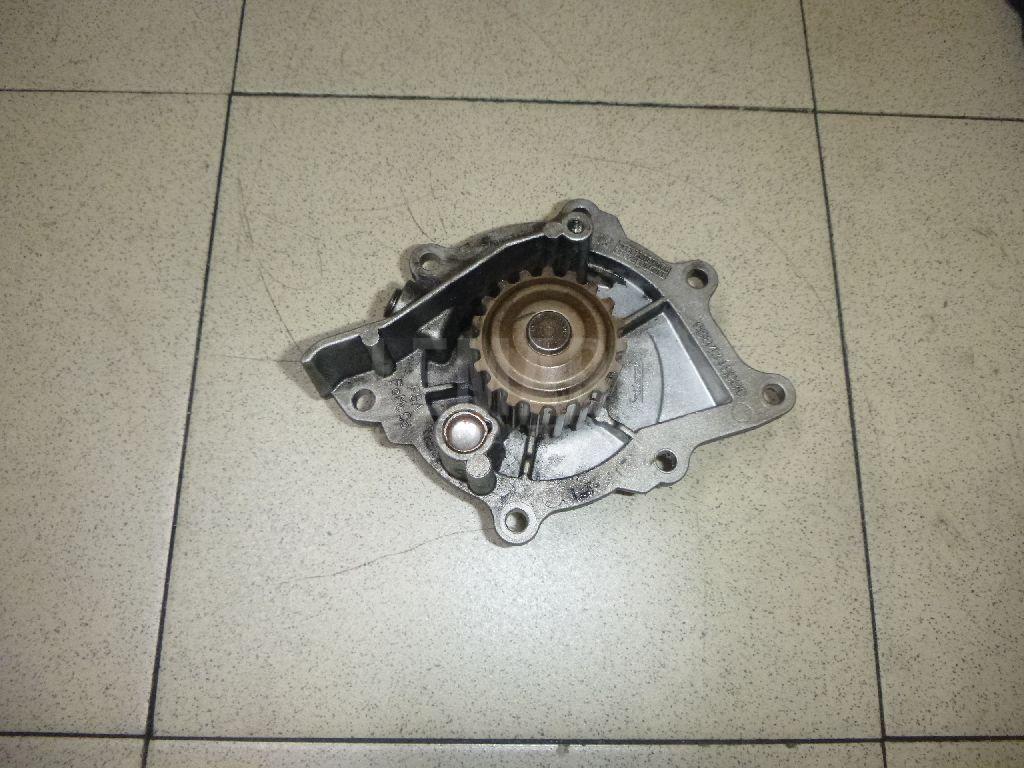 Насос водяной (помпа) LR011694 Land Rover