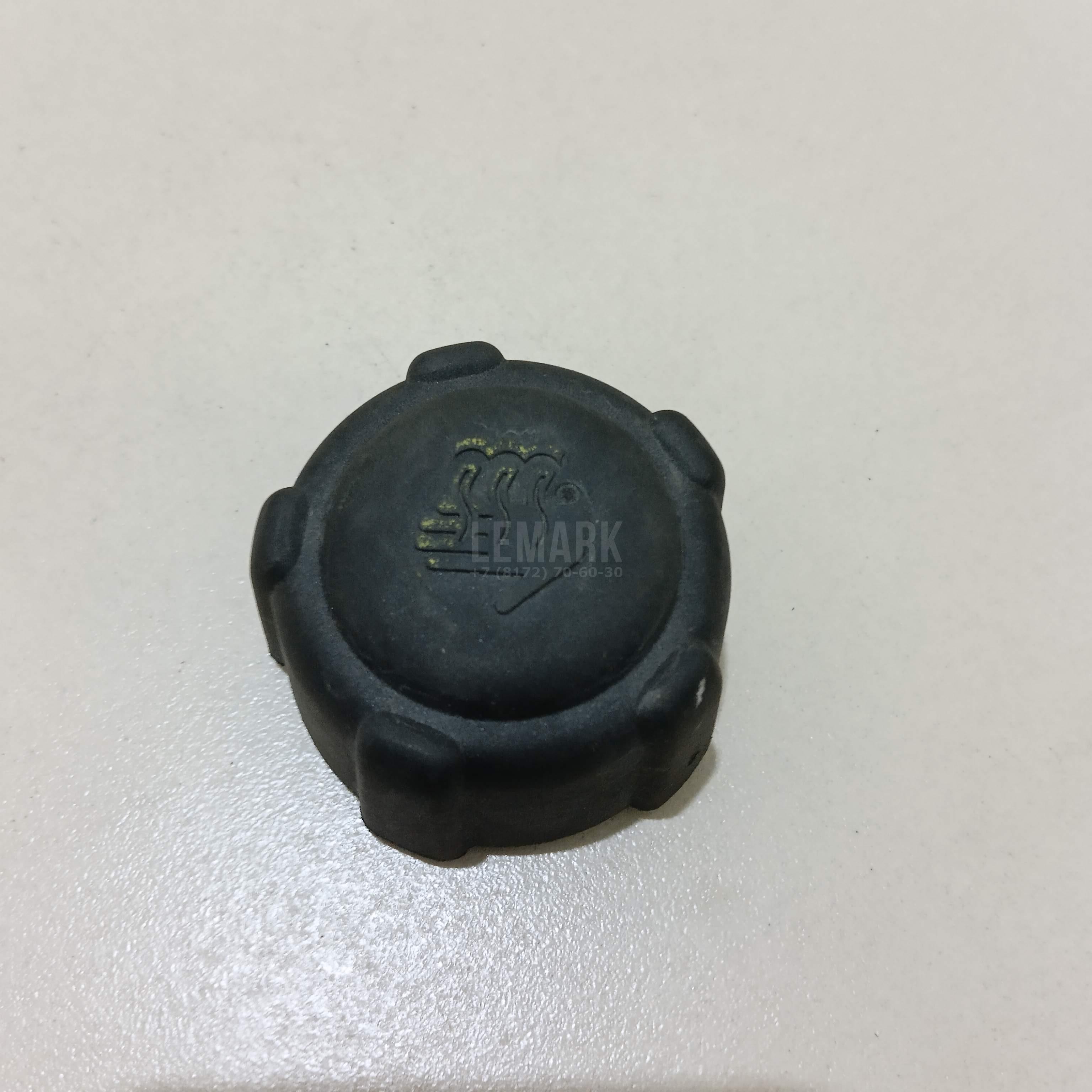 Крышка расширительного бачка 8200048024 Renault