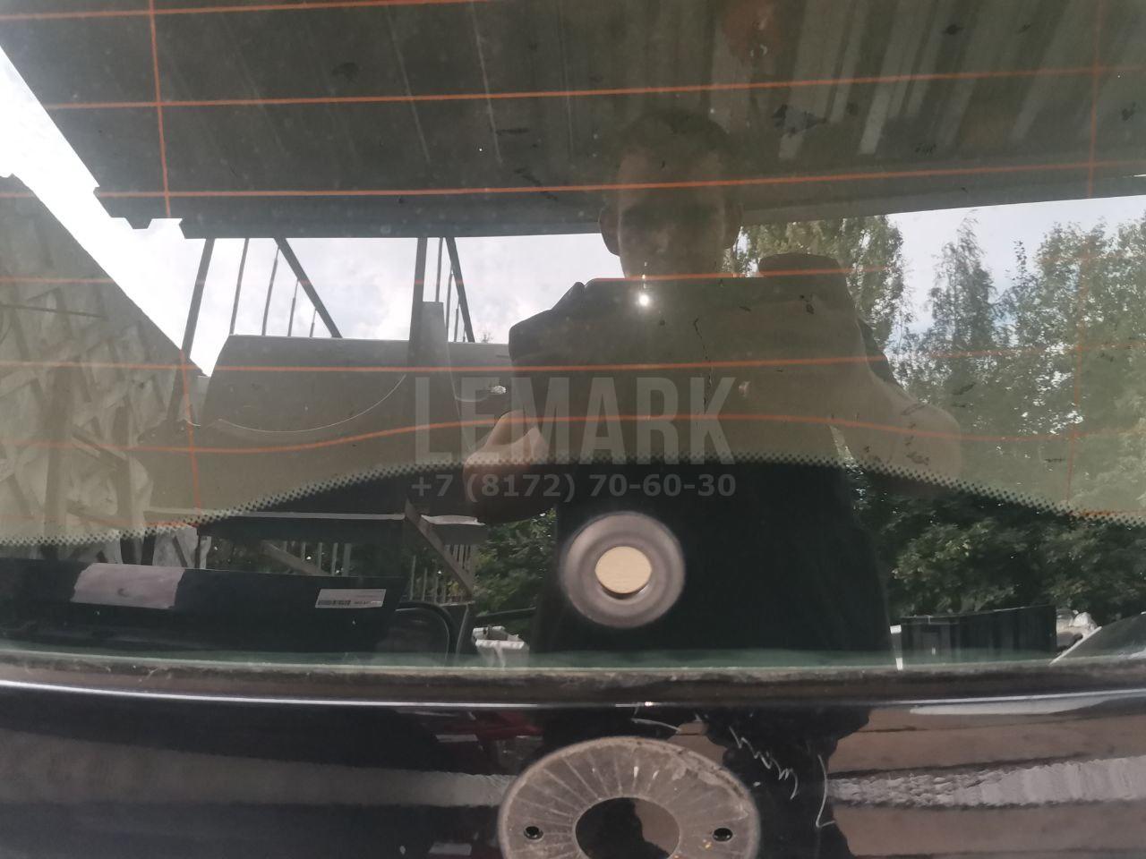 Петля двери багажника