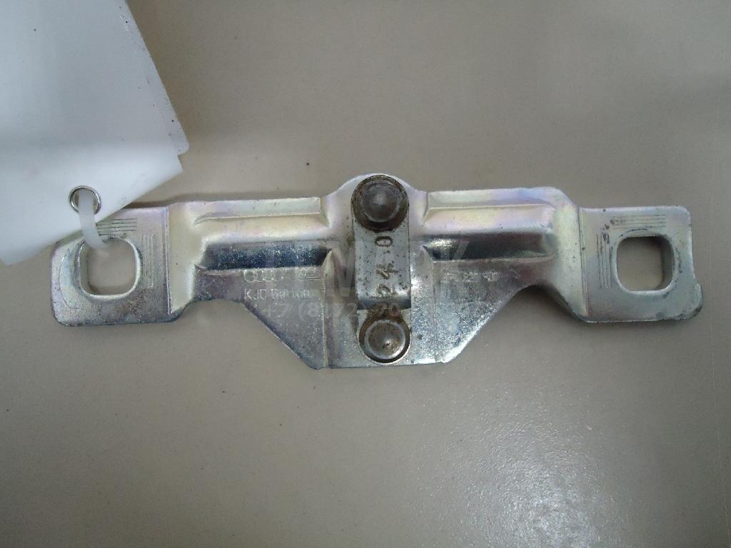 Ответная часть замка багажника 8P4827507 VAG