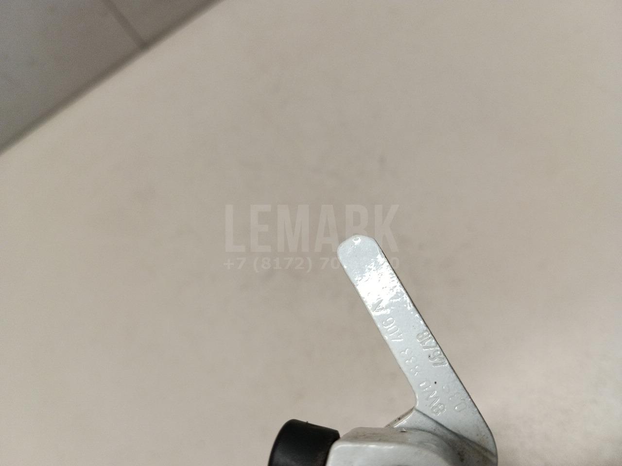 Петля двери задней правой нижняя для  BMW
