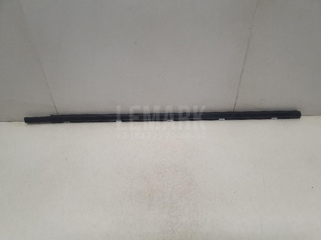 Накладка стекла переднего правого 80820JD00A Nissan