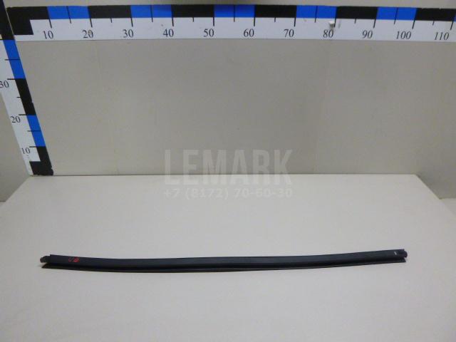 Накладка стекла переднего правого 82241D3000 Hyundai-Kia