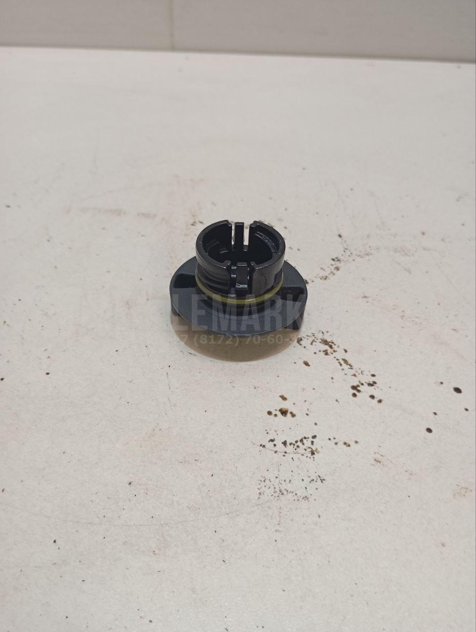 Крышка маслозаливной горловины R2AA10250 Mazda