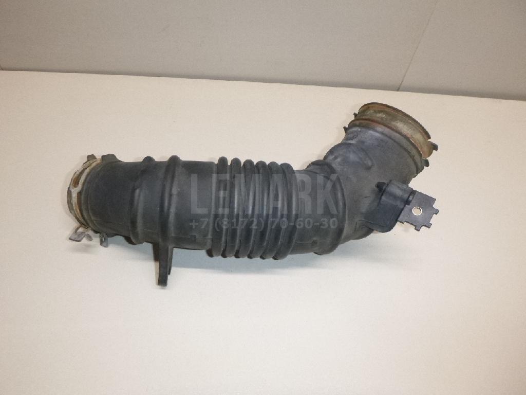 Патрубок воздушного фильтра 1788128260 Toyota