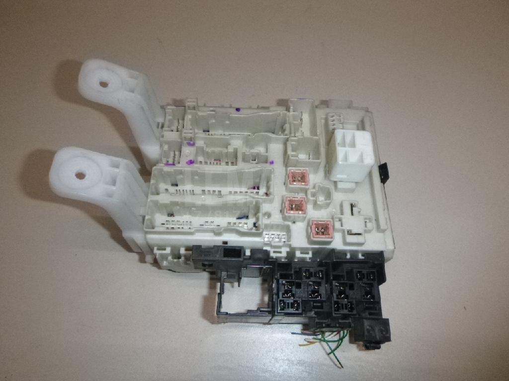 Блок предохранителей 8273042160 Toyota