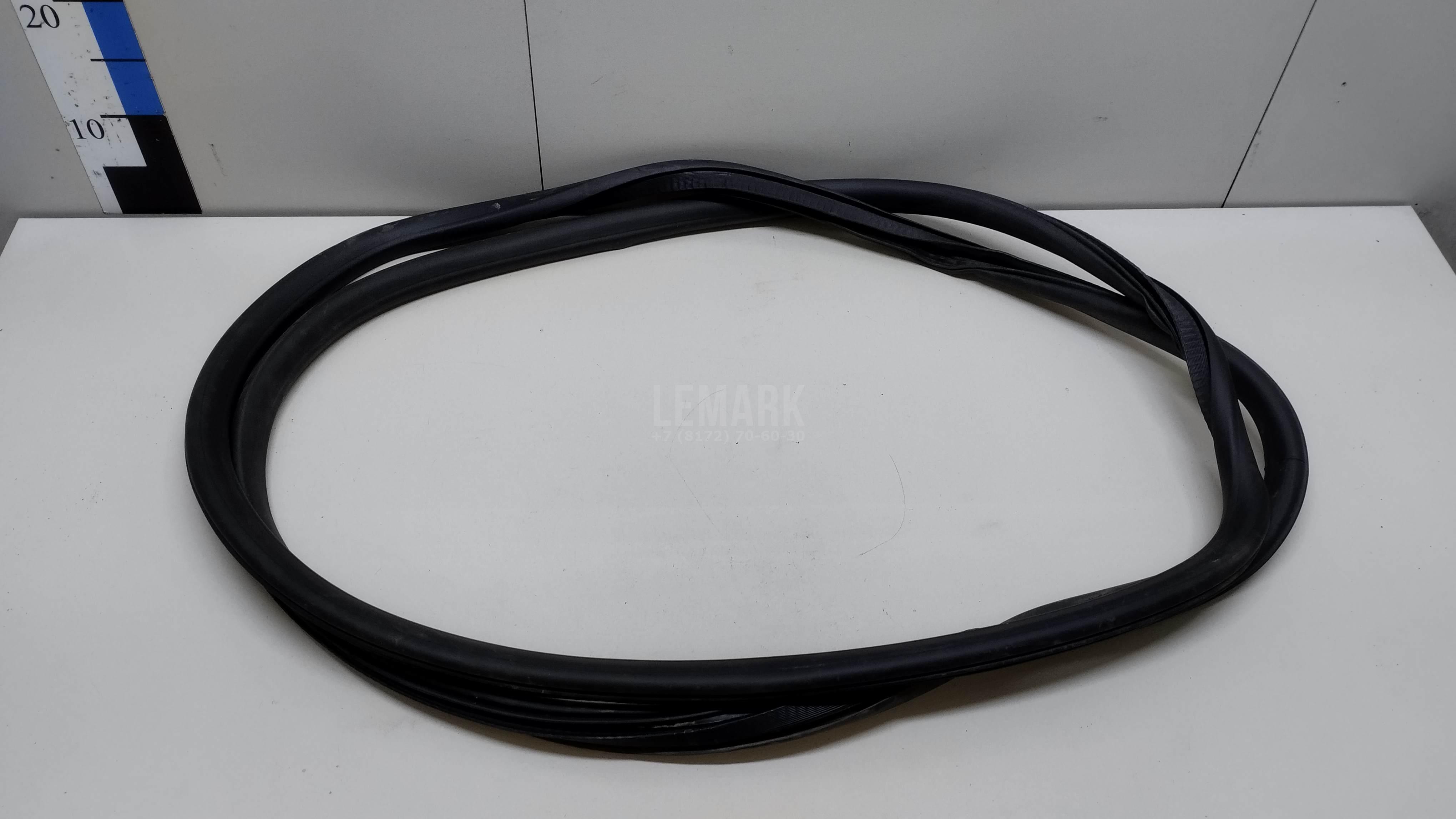 Уплотнитель двери 157529 GM