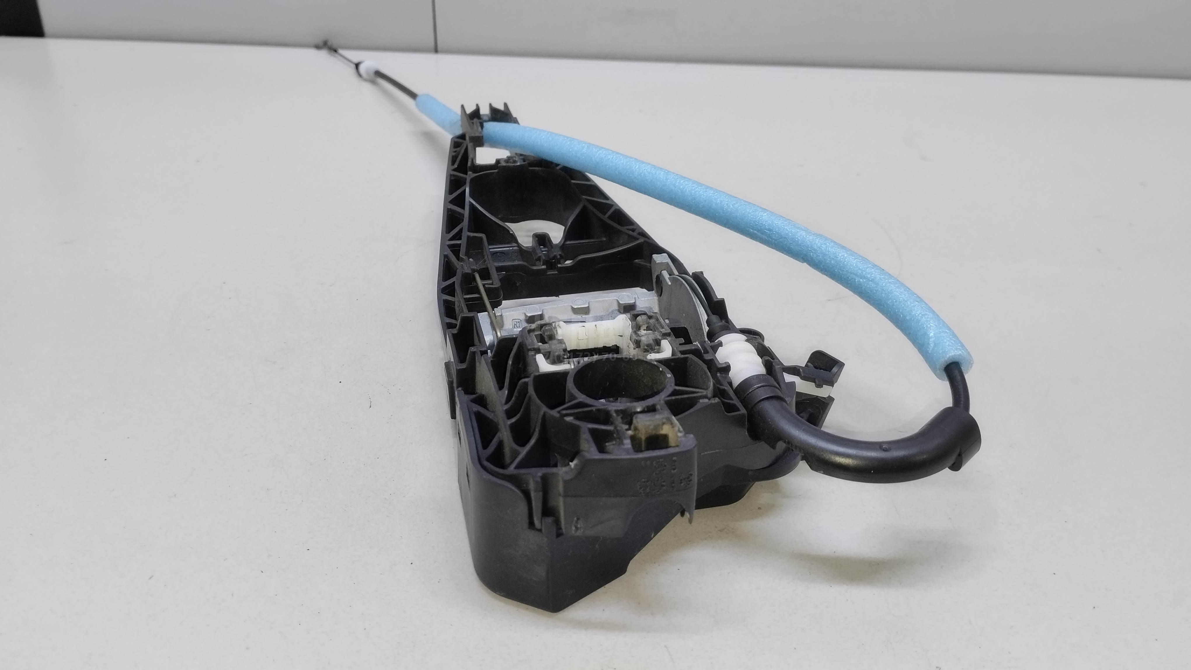 Кронштейн ручки для  Audi V8 1988-1994