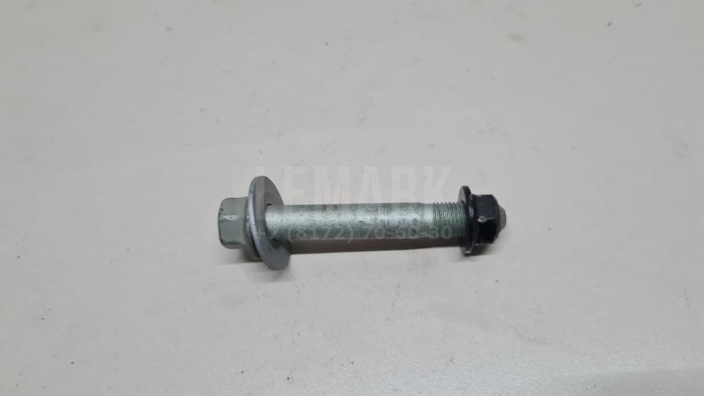 Болт переднего рычага 626172B000 Hyundai-Kia
