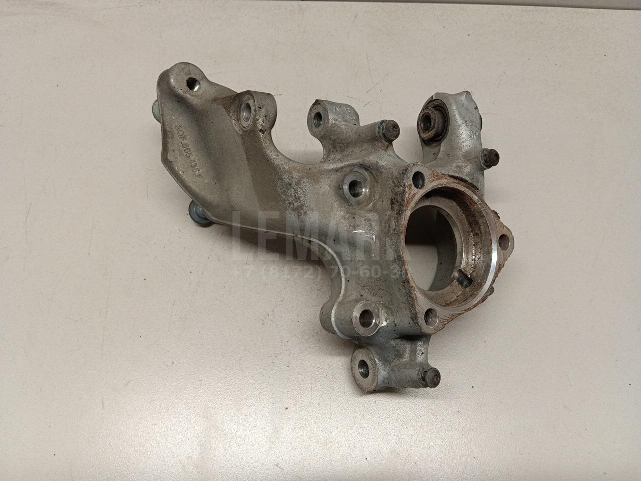 Кулак поворотный задний правый для  BMW X3 E83 2004-2010