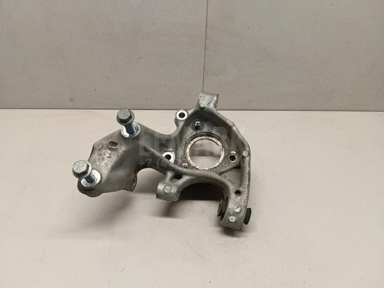 Кулак поворотный задний правый для  BMW X3 E83 2004-2010