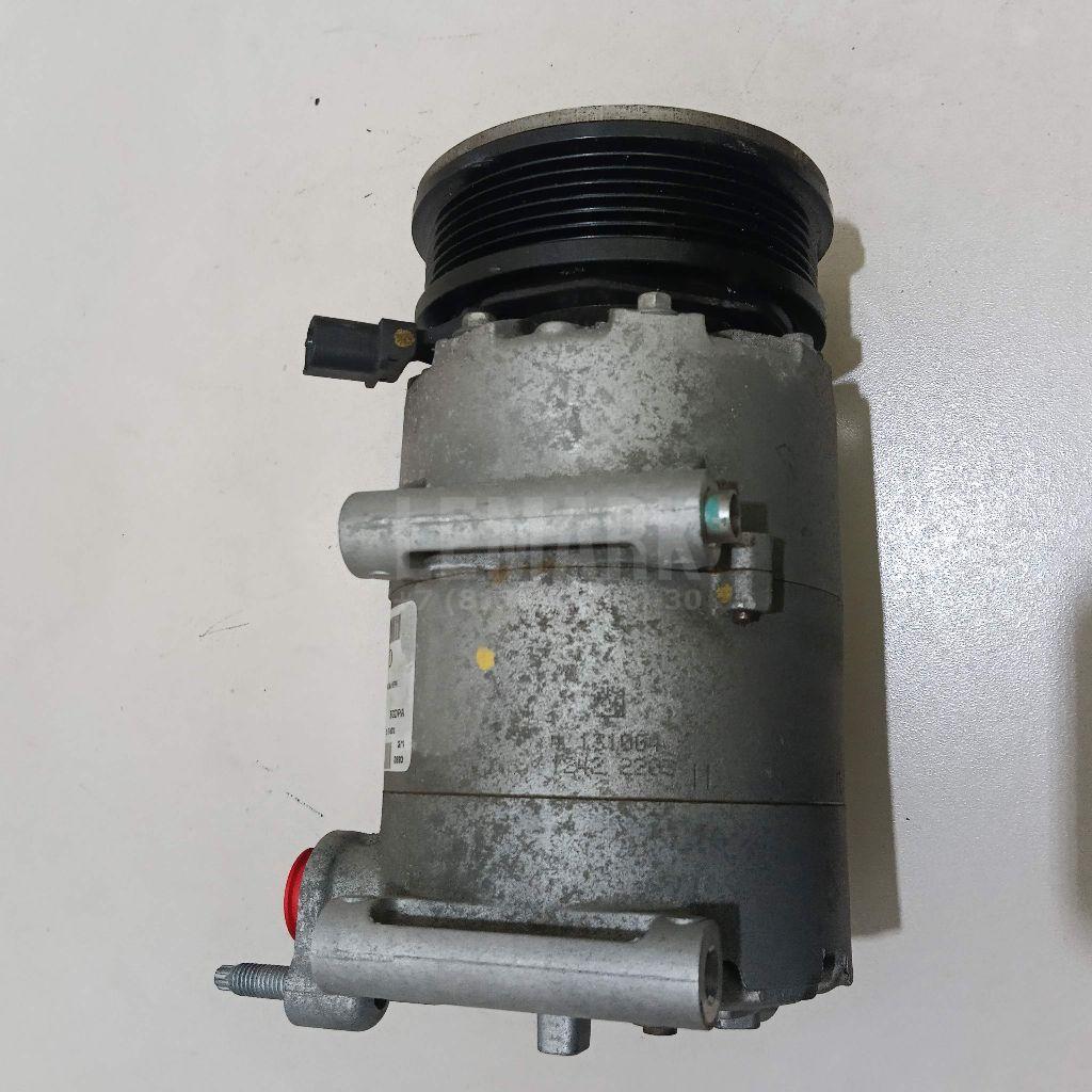 Компрессор кондиционера 36012441 Volvo