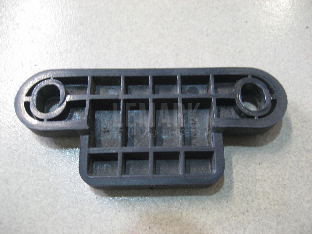 Отбойник крышки багажника 817383J000 Hyundai-Kia