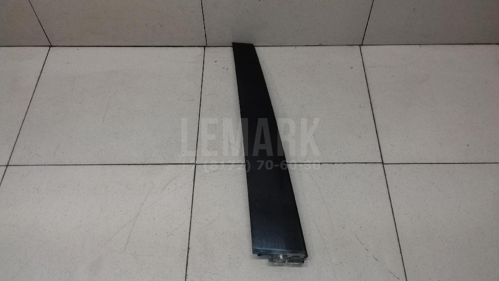 Накладка двери задней правой 3B0839902H041 VAG