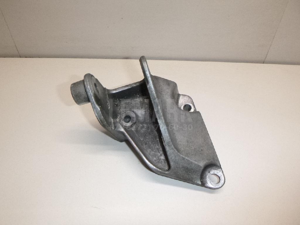 Кронштейн двигателя правый 11332JD500 Nissan