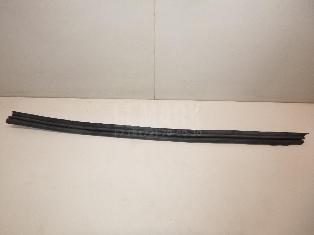 Накладка стекла переднего правого 808344EA0A Nissan