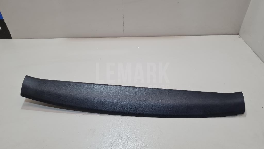 Обшивка двери багажника 6793942040C0 Toyota