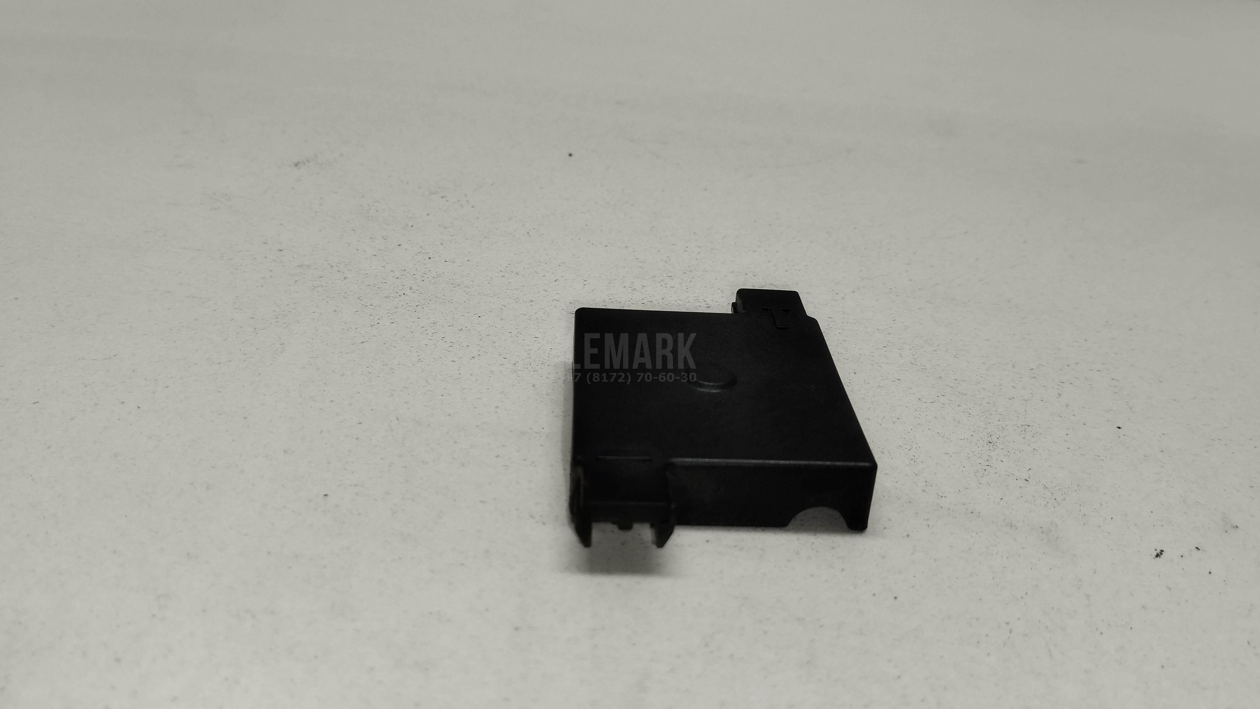 Кожух замка капота для  Astra HD 8 2005-2011