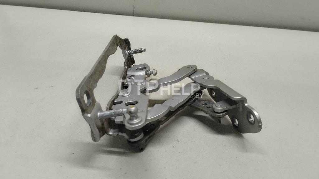 Фото Петля капота правая для Mercedes W204  2008
