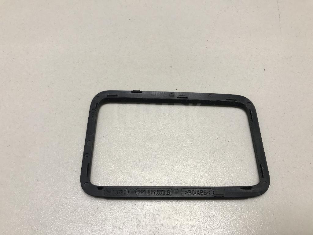 Накладка дефлектора 7P1819573B1QB VAG
